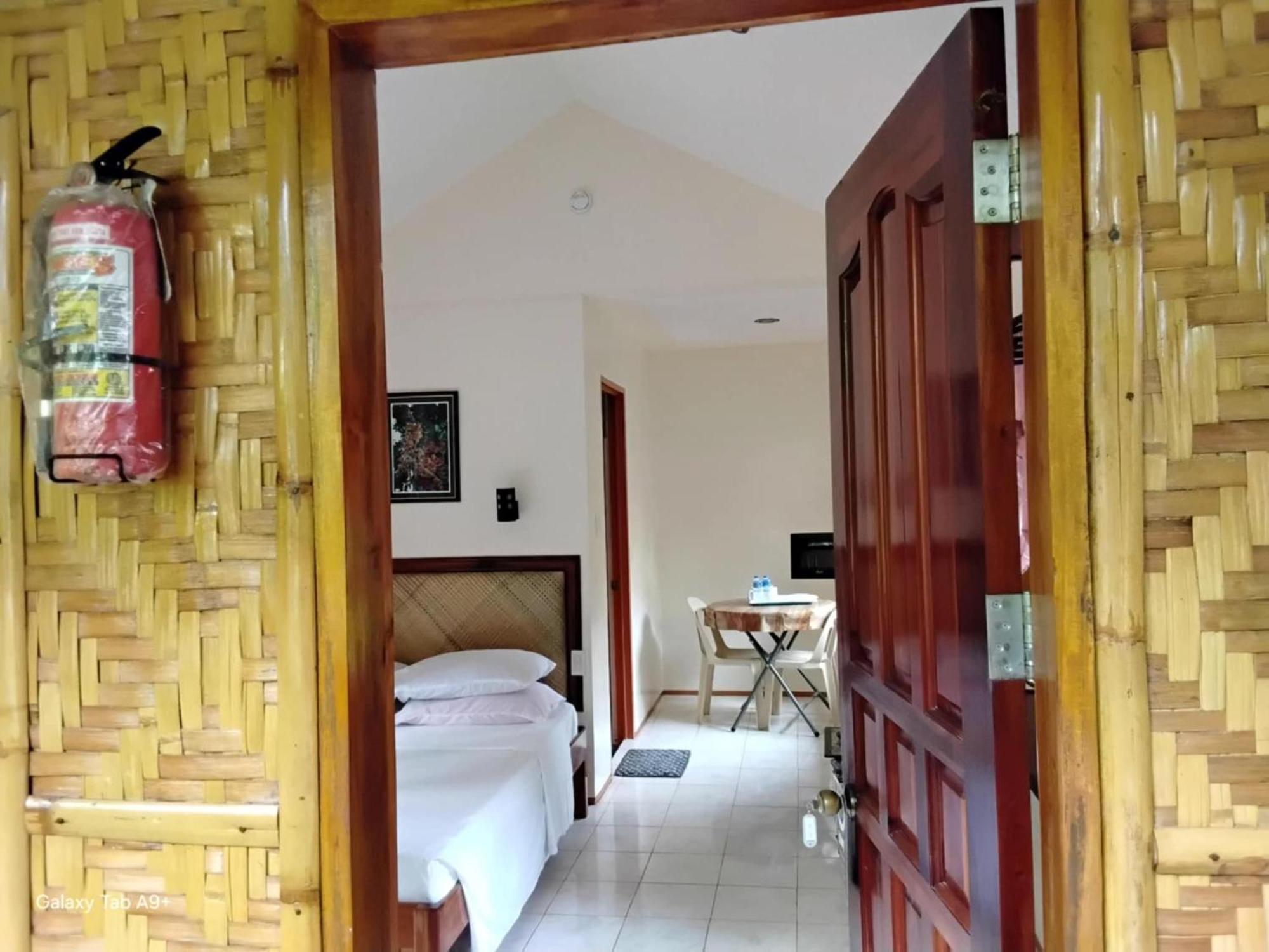Camiguin Lanzones Resort Mambajao Bilik gambar