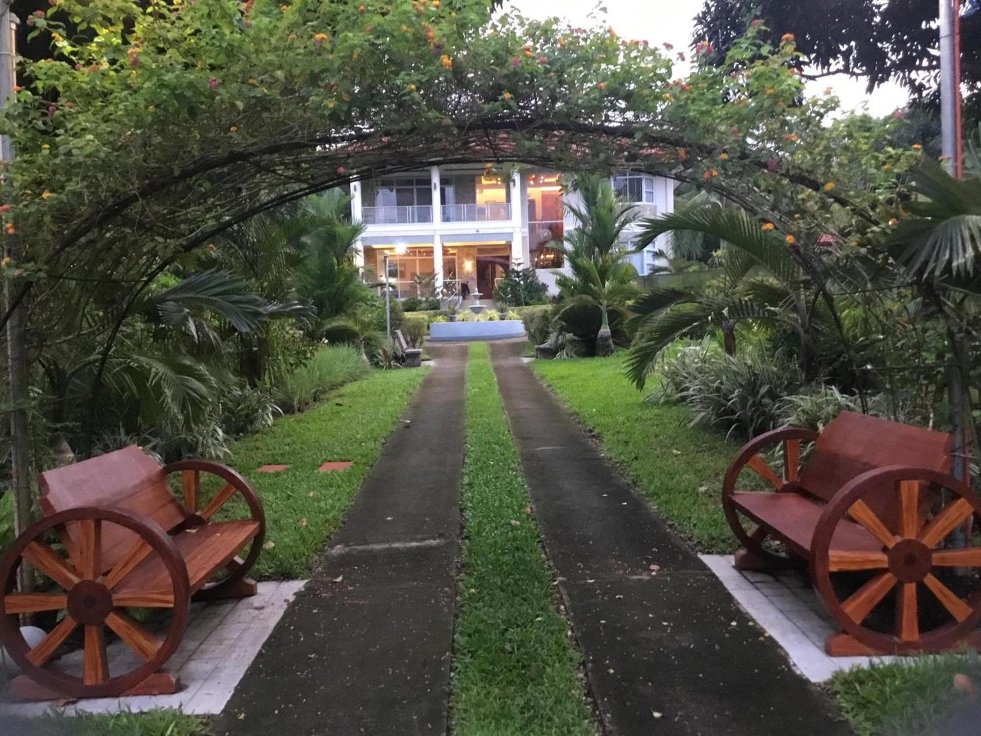 Camiguin Lanzones Resort Mambajao Luaran gambar